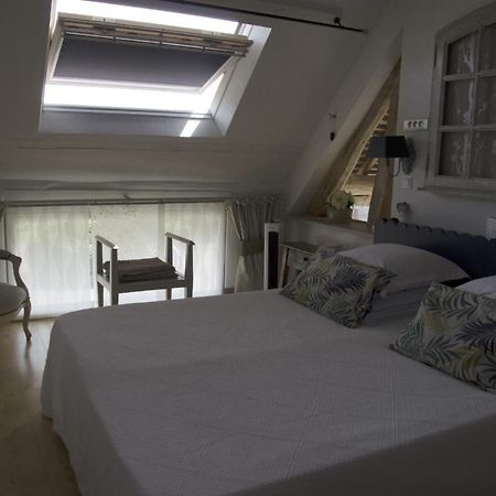 Chambre D'Hotes Face A Briare Exterior foto