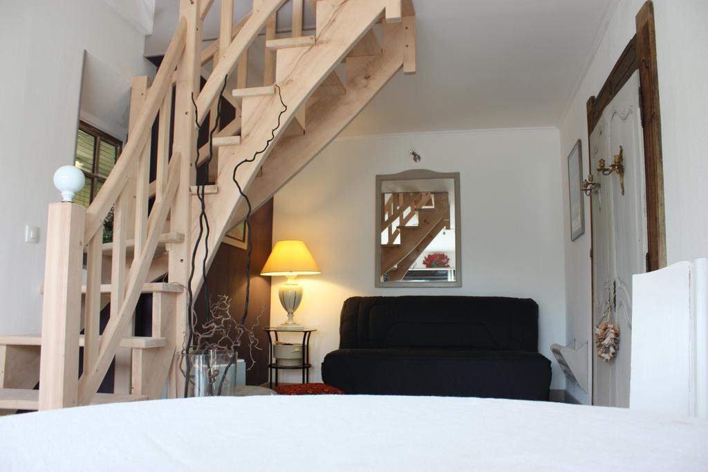 Chambre D'Hotes Face A Briare Exterior foto